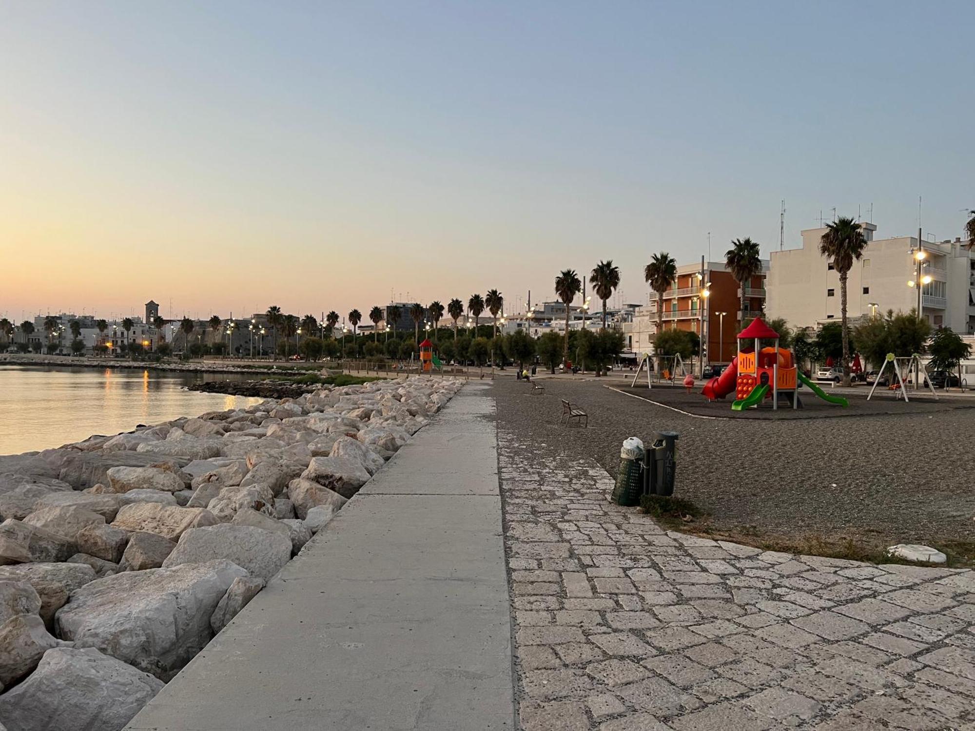 Casa Vacanze Sole E Mare Villa Mola di Bari Luaran gambar